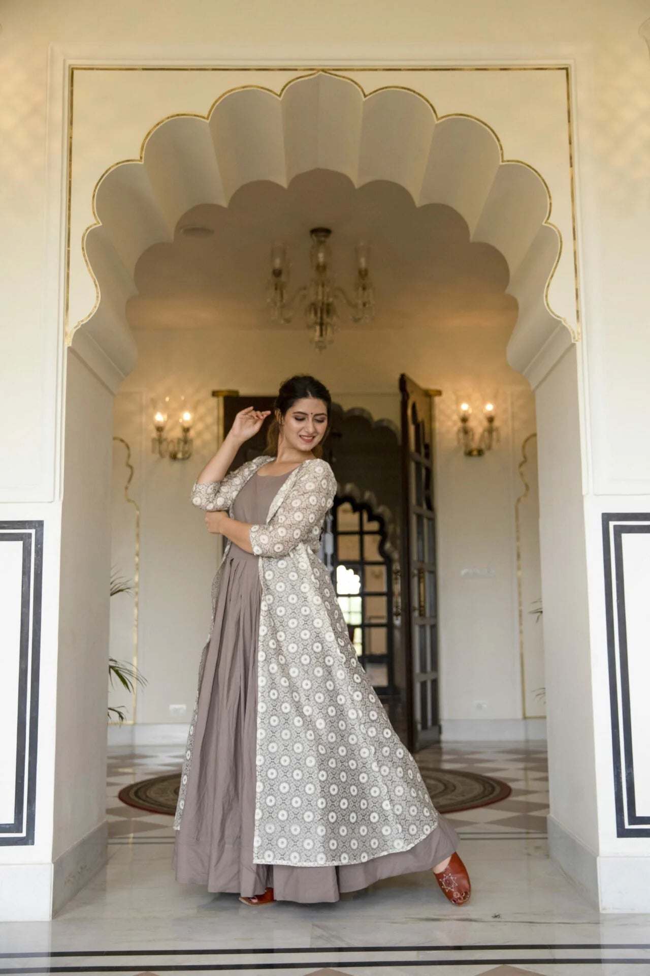 ADVIKA INNER WITH SHRUG SETADVIKA INNER WITH SHRUG SET