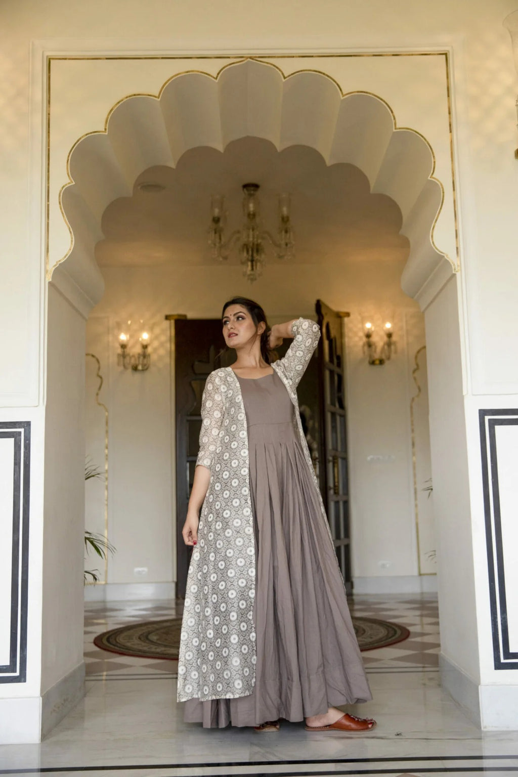 ADVIKA INNER WITH SHRUG SETADVIKA INNER WITH SHRUG SET