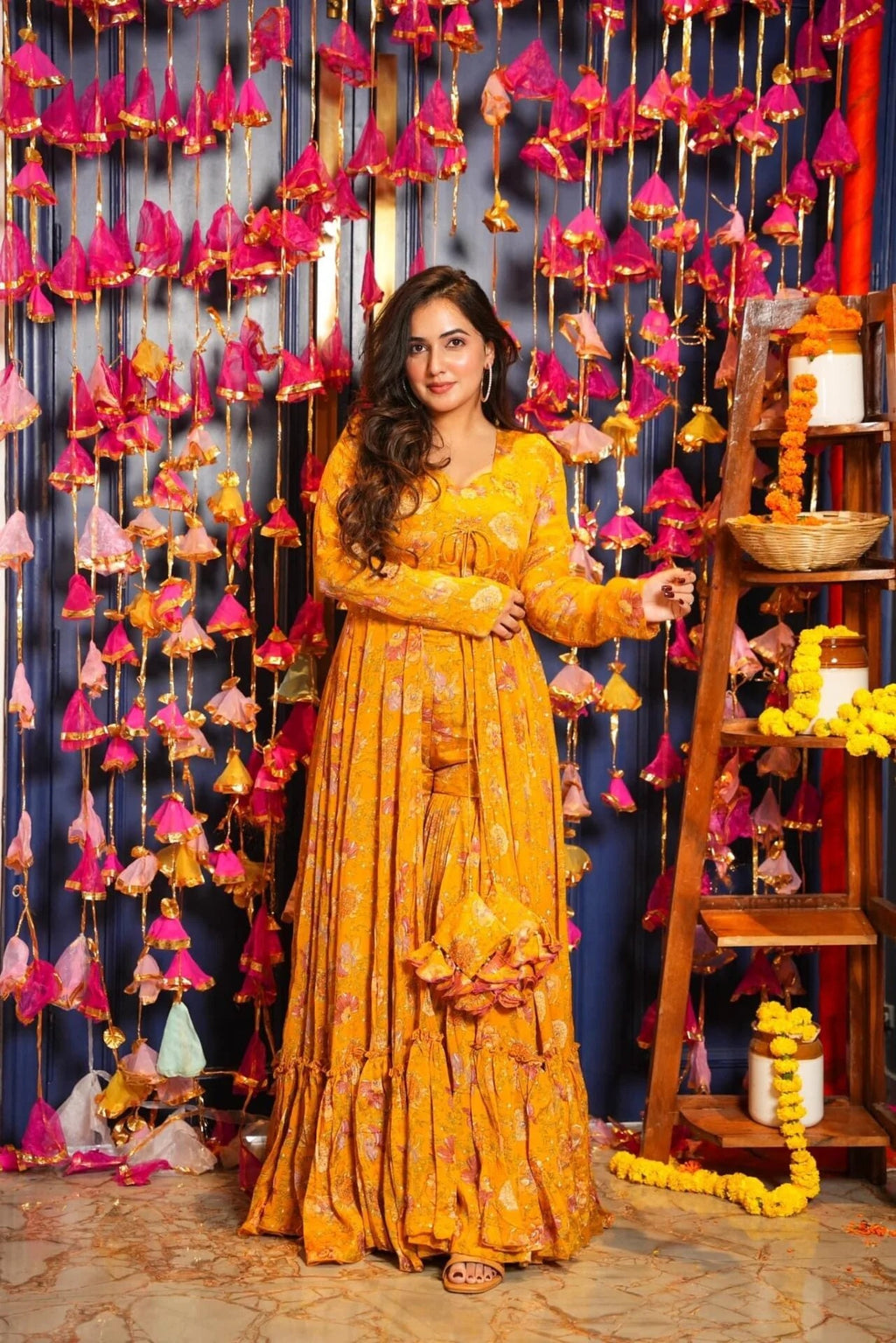 Nadira chinon shrug set